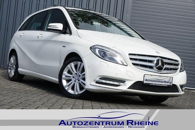 Gebraucht Mercedes B180 122 PS (89 kW) 2011 Weiß Van / Kleinbus