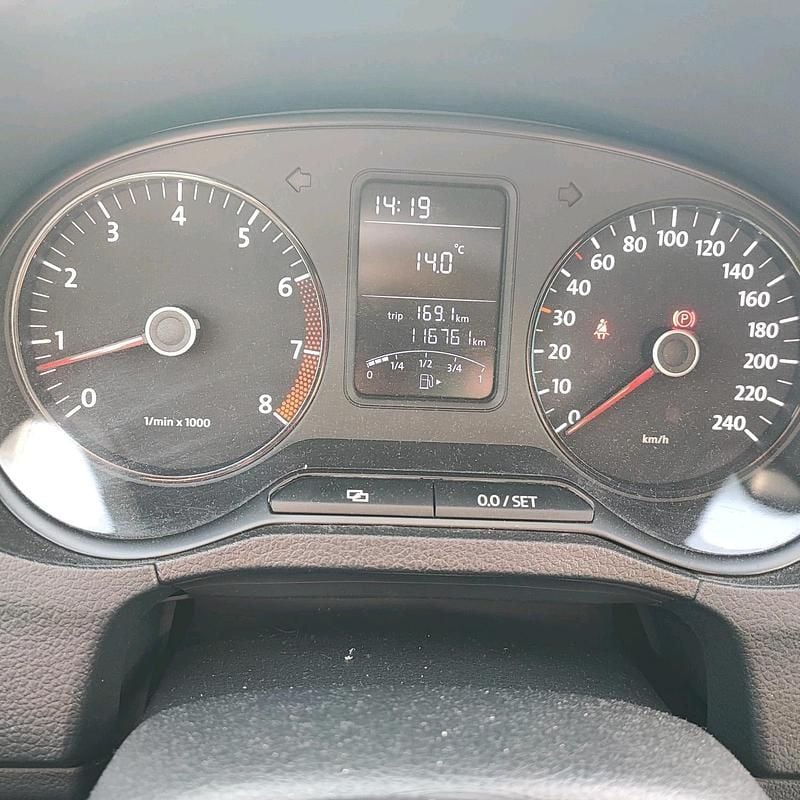 Usado VW Polo 90 HP (66 kW) 2013 Prateado Citadino