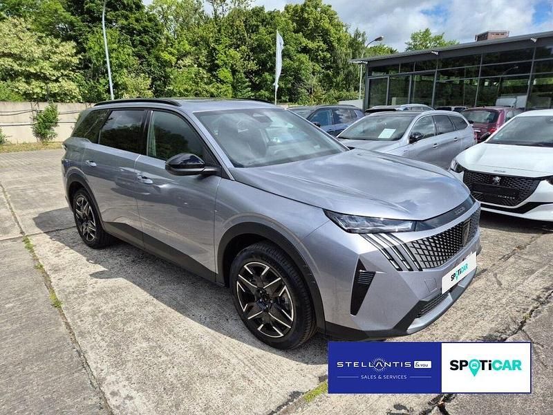 Neu Peugeot 5008 Allure 136 PS (100 kW) 2025 Grau Van / Kleinbus