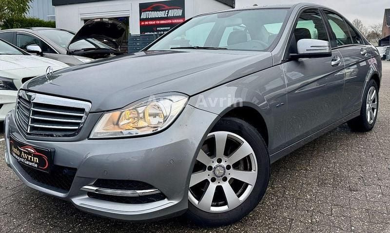 Silber Gebraucht 2011 Mercedes C180 Classic Limousine | 11.999 € (Fairer Preis) - Bild 1/4