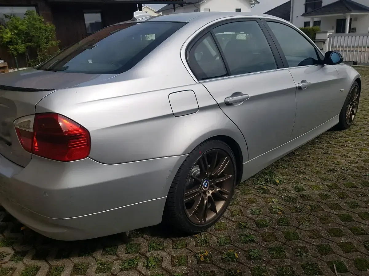 Usata BMW 325 218 CV (160 kW) 2007 Argento Berlina
