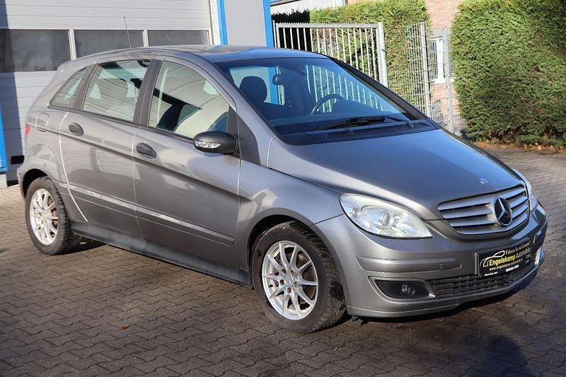 Grau Gebraucht 2008 Mercedes B180 Van / Kleinbus | 4.990 € (Superpreis) - Bild 1/4