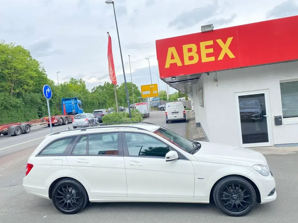 Gebraucht Mercedes C200 136 PS (100 kW) 2012 Weiß Kombi