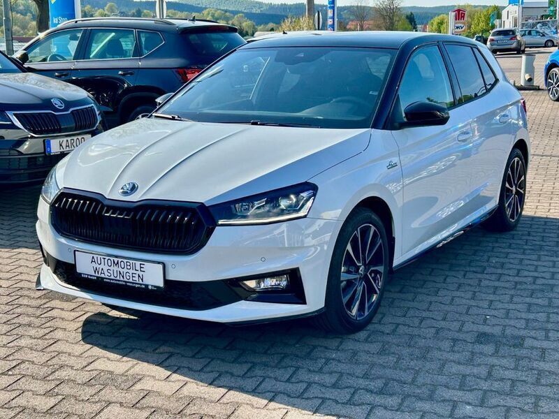 Weiß Gebraucht 2024 Skoda Fabia Monte Carlo Limousine | 21.995 € (Etwas zu teuer) - Bild 1/4