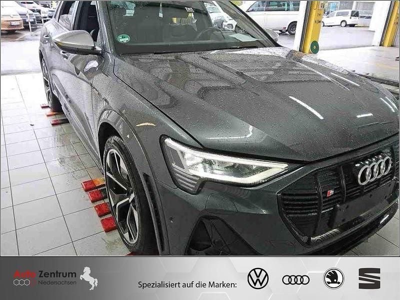 Gebraucht Audi e-tron S-Line 369 kW (503 PS) 2022 Daytona gray pearl effect SUV