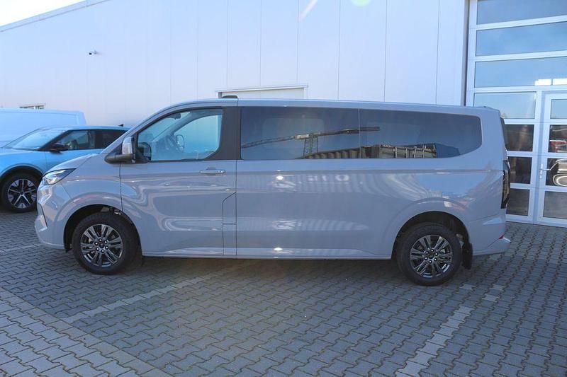 Neu Ford Tourneo Custom Titanium 170 PS (125 kW) 2025 Grau Van