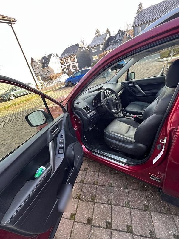 Gebraucht Subaru Forester 147 PS (108 kW) 2015 Rot SUV
