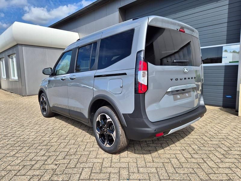 Neu Ford Tourneo Courier Active 125 PS (91 kW) 2026 Solar silver metallic Van / Kleinbus