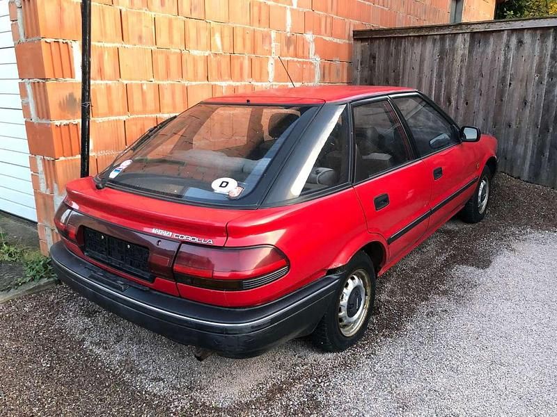 Gebraucht Toyota Corolla XLi 75 PS (55 kW) 1992 Rot Kleinwagen
