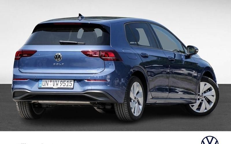 Gebraucht VW Golf VIII Life 204 PS (150 kW) 2025 Blau Limousine