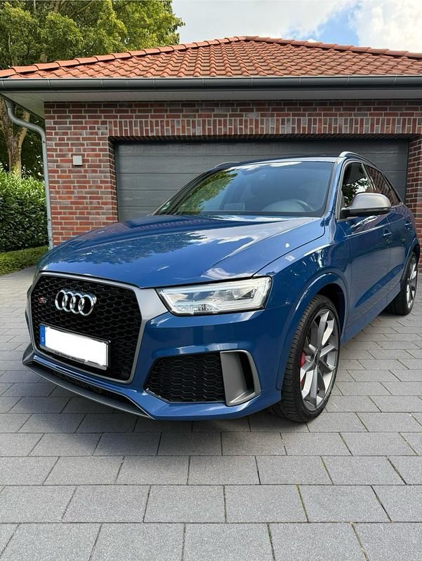 Blau Gebraucht 2016 Audi RS Q3 Performance SUV | 26.500 € (Etwas zu teuer) - Bild 1/4