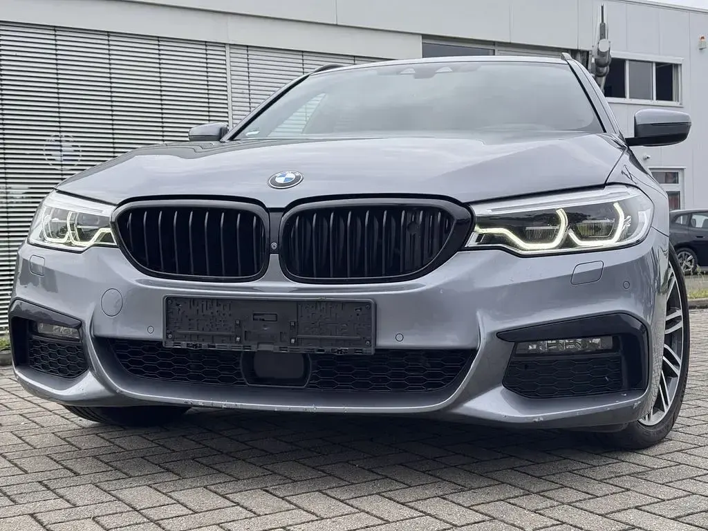 Gebraucht BMW 530 M Sport 252 PS (185 kW) 2019 Grau Kombi