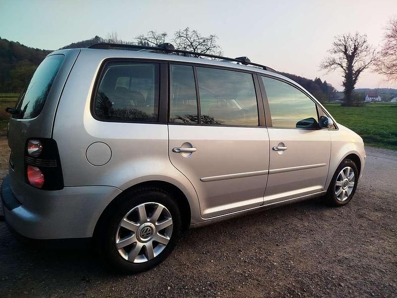 Gebraucht VW Touran 105 PS (77 kW) 2008 Silber Van / Kleinbus
