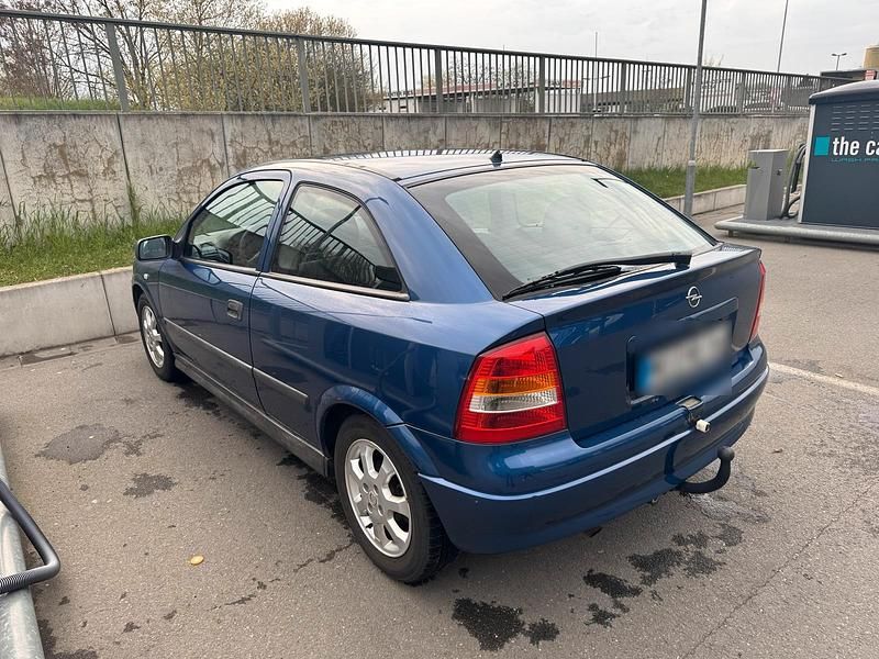 Second-hand Opel Astra 84 CP (61 kW) 2002 Albastru
