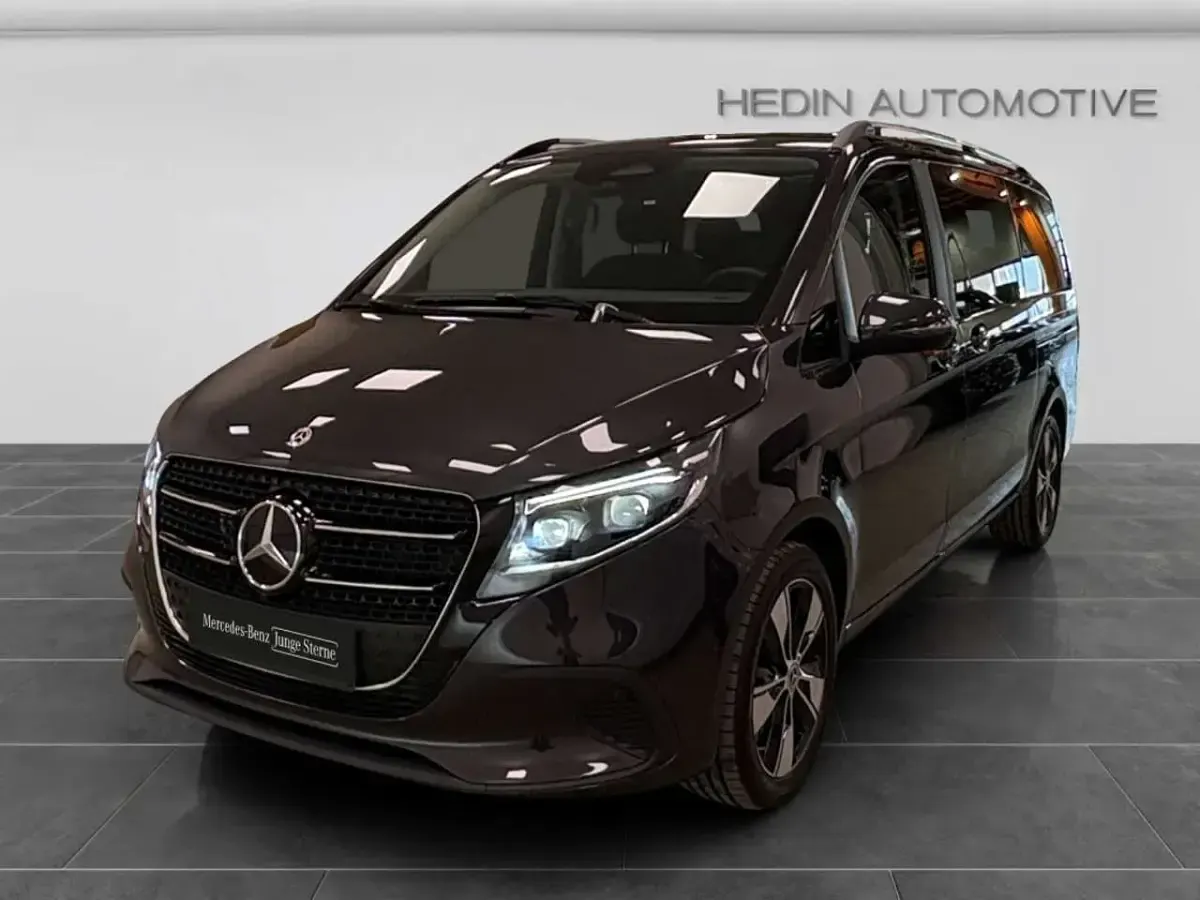 Gebraucht Mercedes V220 Style 163 PS (119 kW) 2025 Grau Van / Kleinbus
