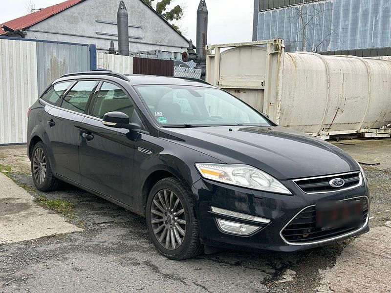Gebraucht Ford Mondeo 140 PS (102 kW) 2013 Schwarz Kombi
