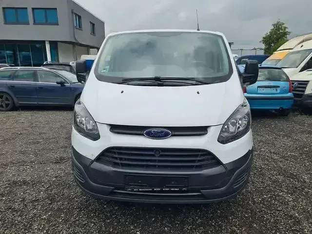 Second-hand Ford Transit Custom 140 CP (102 kW) 2018 Alb Berlinǎ