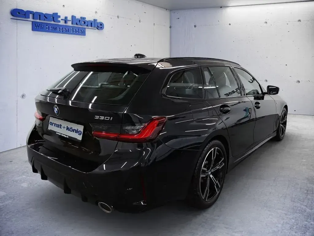 Używany BMW 330 Performance 245 KM (180 kW) 2024 Czarny Kombi