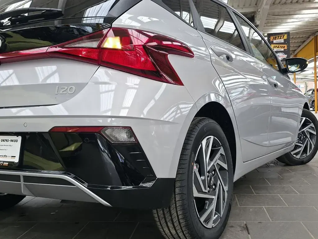 Gebraucht Hyundai i20 90 PS (66 kW) 2025 Weiß Kleinwagen