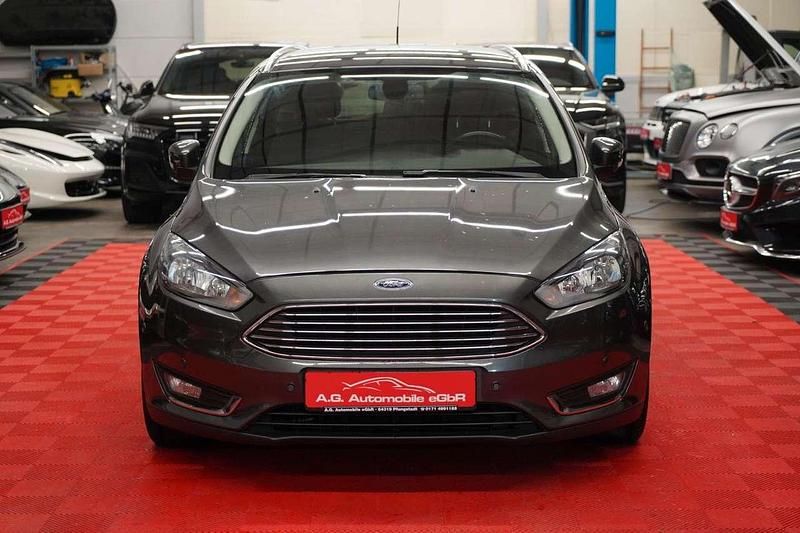 Gebraucht Ford Focus Titanium 125 PS (91 kW) 2017 Silber Kombi