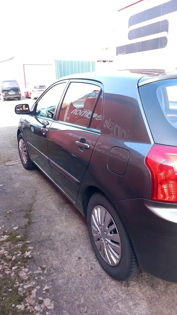 Gebraucht Toyota Corolla 110 PS (80 kW) 2005 Grau Kleinwagen