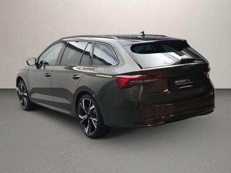 Gebraucht Skoda Octavia SportLine 204 PS (150 kW) 2025 Khaki grün metallic Kombi