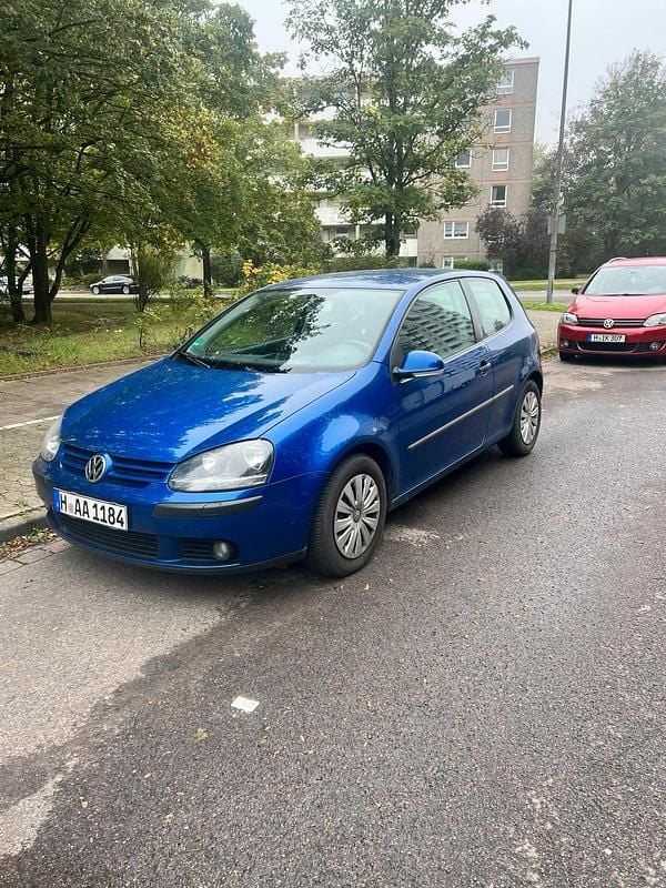 Blau Gebraucht 2004 VW Golf V Kleinwagen | 700 € (Superpreis) - Bild 1/4