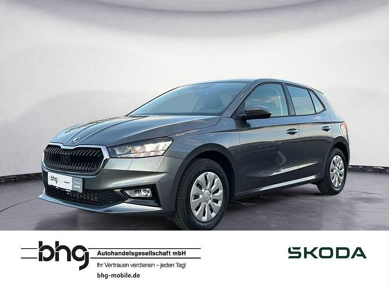 Grau Neu 2025 Skoda Fabia Essence Limousine | 20.480 € (Fairer Preis) - Bild 1/4