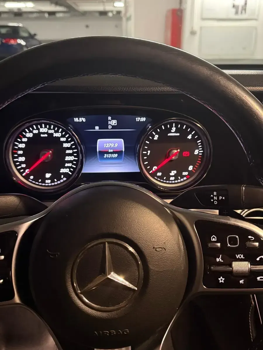 Gebraucht Mercedes E200 160 PS (117 kW) 2019 Andere farben Limousine