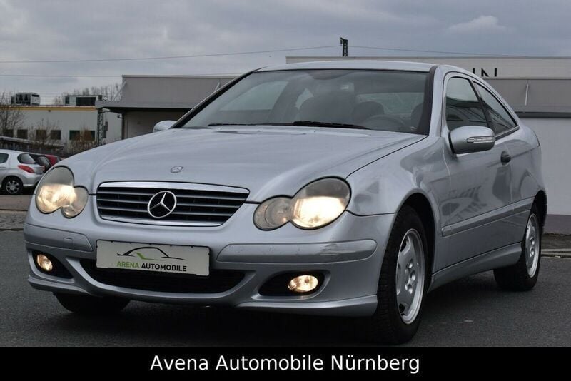 Silber metallic Gebraucht 2004 Mercedes CLC180 Kleinwagen | 2.999 € (Guter Preis) - Bild 1/4