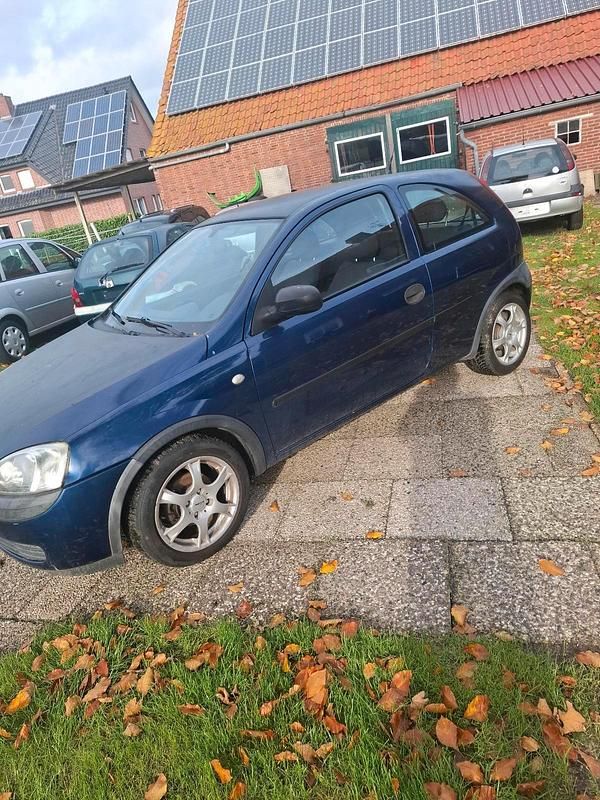 Blau Gebraucht 2001 Opel Corsa Kleinwagen | 1.000 € (Etwas zu teuer) - Bild 1/4