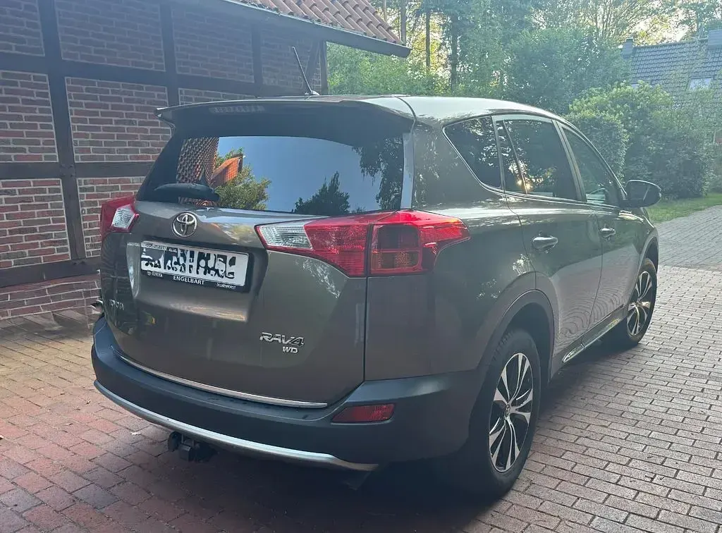 Gebraucht Toyota RAV4 Edition 150 PS (110 kW) 2014 Braun SUV