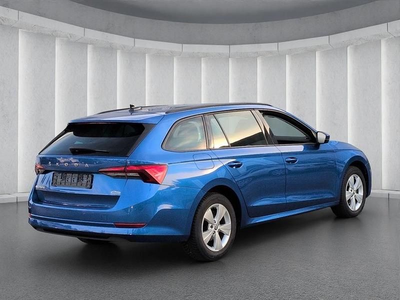 Gebraucht Skoda Octavia 150 PS (110 kW) 2022 Blau Kombi
