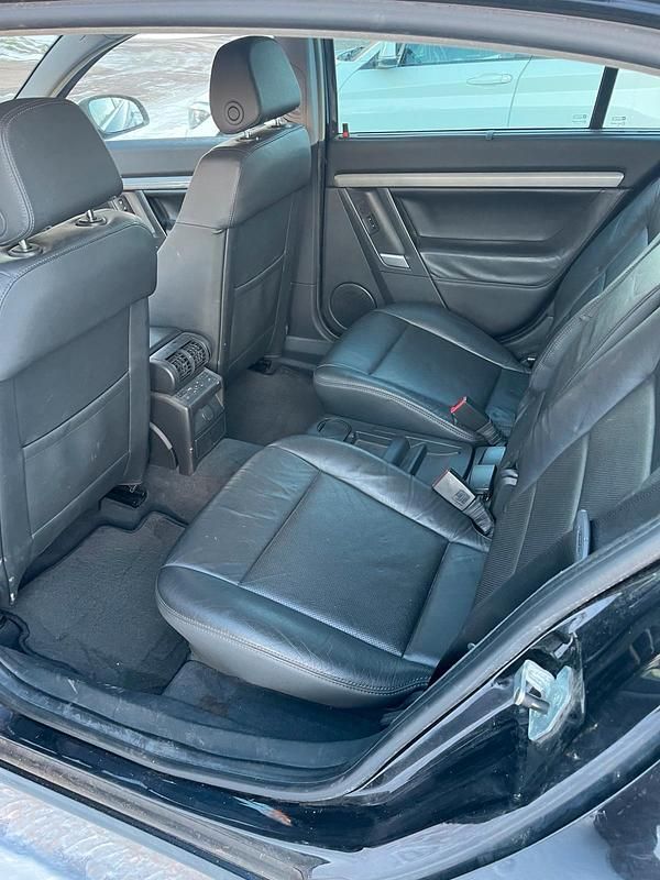 Gebraucht Opel Signum 150 PS (110 kW) 2006 Schwarz Kleinwagen