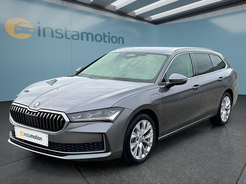 Gebraucht Skoda Superb 204 PS (150 kW) 2024 Grau Kombi