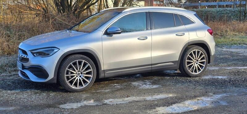 Grau Gebraucht 2021 Mercedes GLA250 AMG SUV | 35.000 € (Superpreis) - Bild 1/4