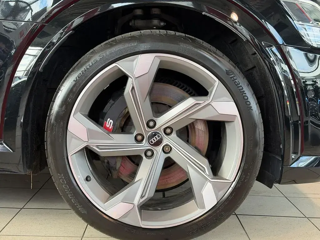 Second-hand Audi e-tron S-Line 369 kW (503 CP) 2022 Negru SUV