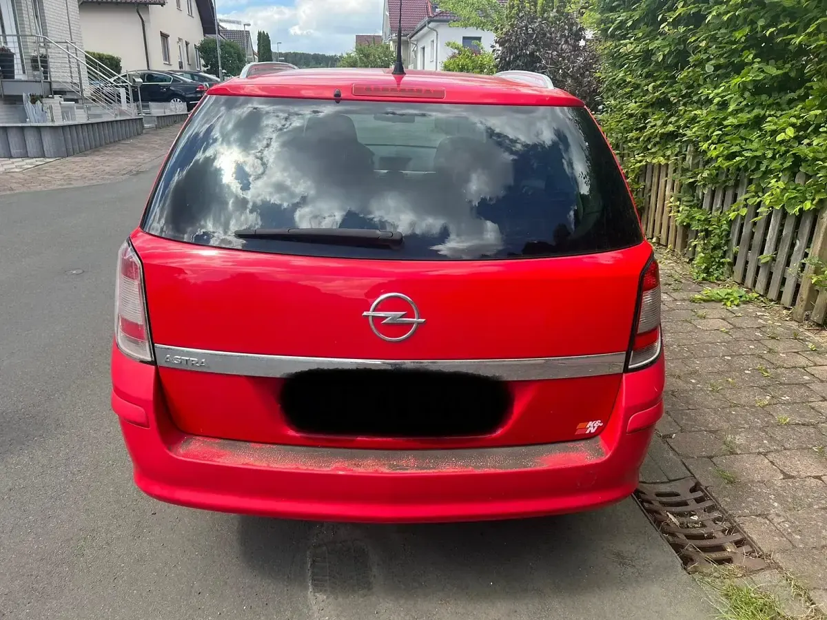 Gebraucht Opel Astra 105 PS (77 kW) 2009 Rot Kombi