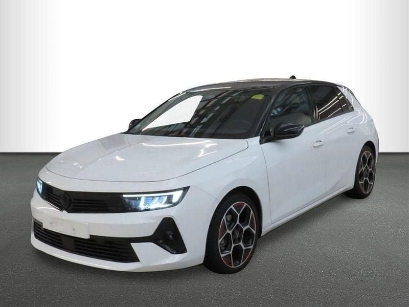 Weiß Gebraucht 2023 Opel Astra GS Line Limousine | 24.990 € (Teuer) - Bild 1/4
