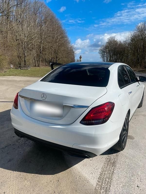 Gebraucht Mercedes C200 150 PS (110 kW) 2019 Weiß Limousine