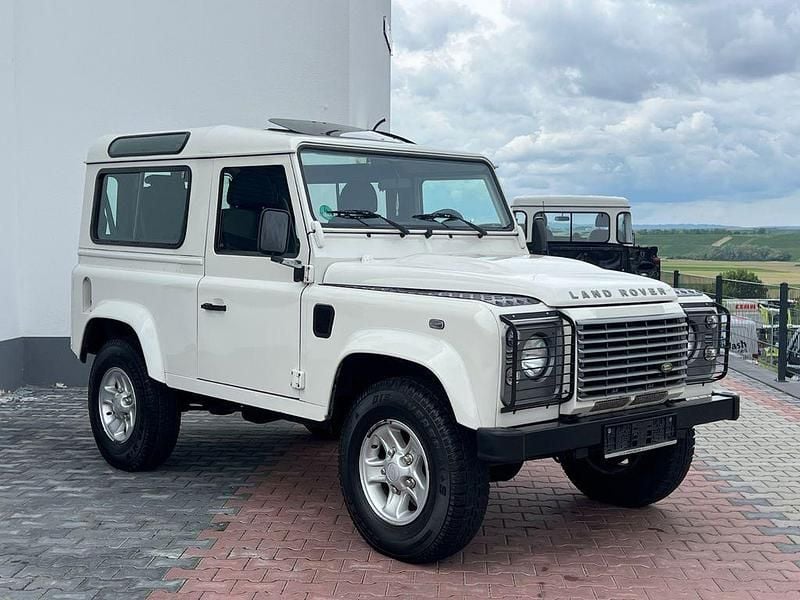 Weiß Gebraucht 2008 Land Rover Defender SE SUV | 31.900 € (Guter Preis) - Bild 1/4