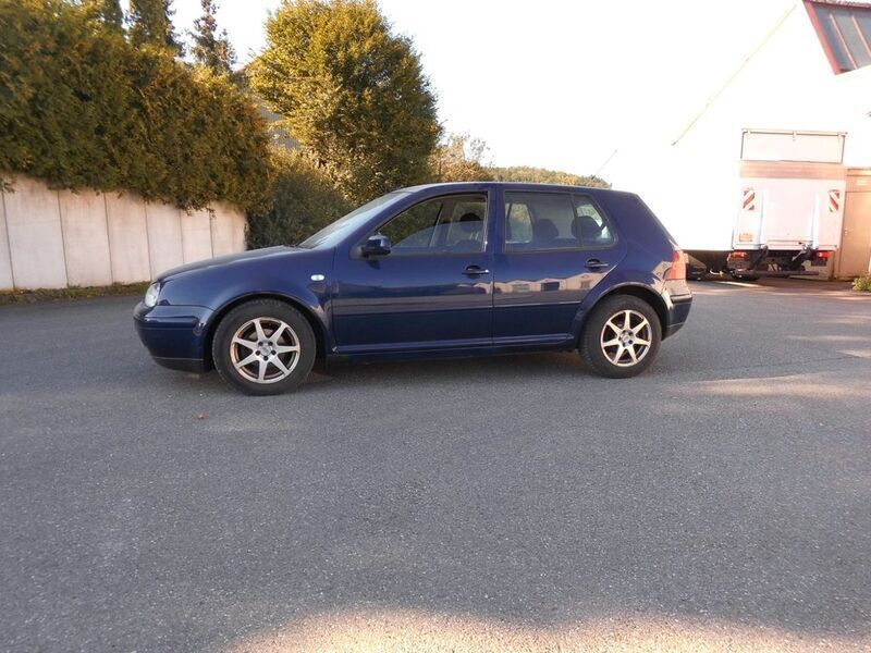 Blau Gebraucht 2003 VW Golf IV Basis Limousine | 999 € (Guter Preis) - Bild 1/4