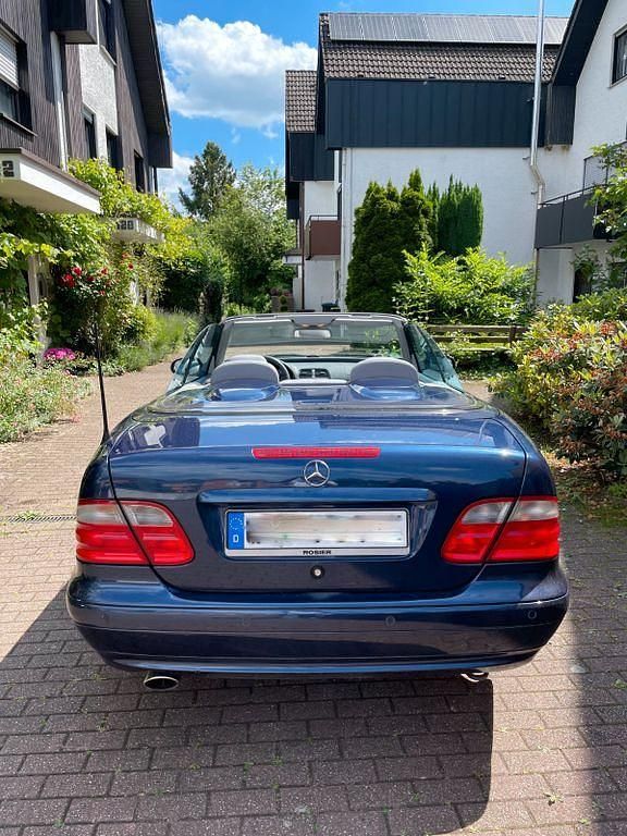 Gebraucht Mercedes CLK230 Avantgarde 193 PS (141 kW) 2000 Blau Cabrio