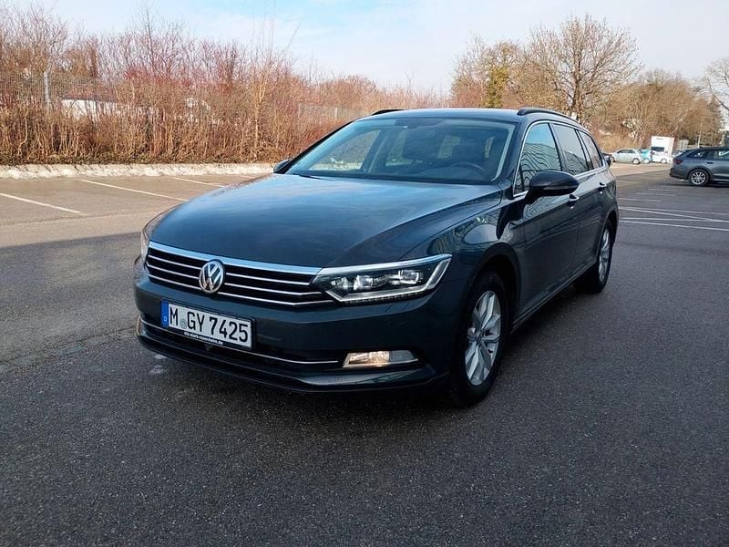 Grau Gebraucht 2015 VW Passat Kombi | 9.900 € (Fairer Preis) - Bild 1/4