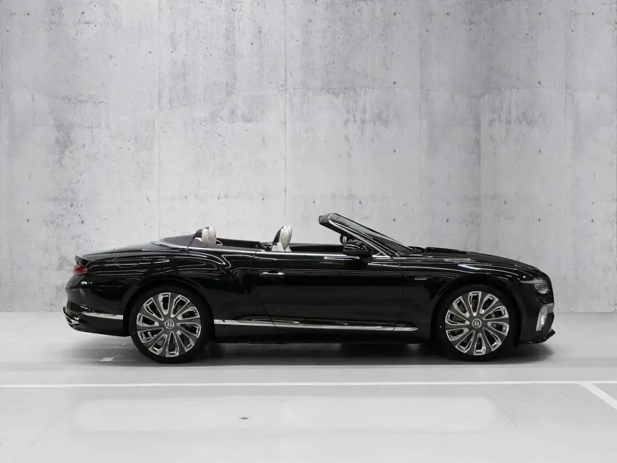 Gebraucht Bentley Continental Mulliner 782 PS (575 kW) 2025 Midnight emerald Cabrio