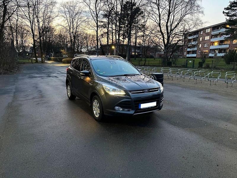 Gebraucht Ford Kuga Titanium 179 PS (131 kW) 2015 Braun SUV