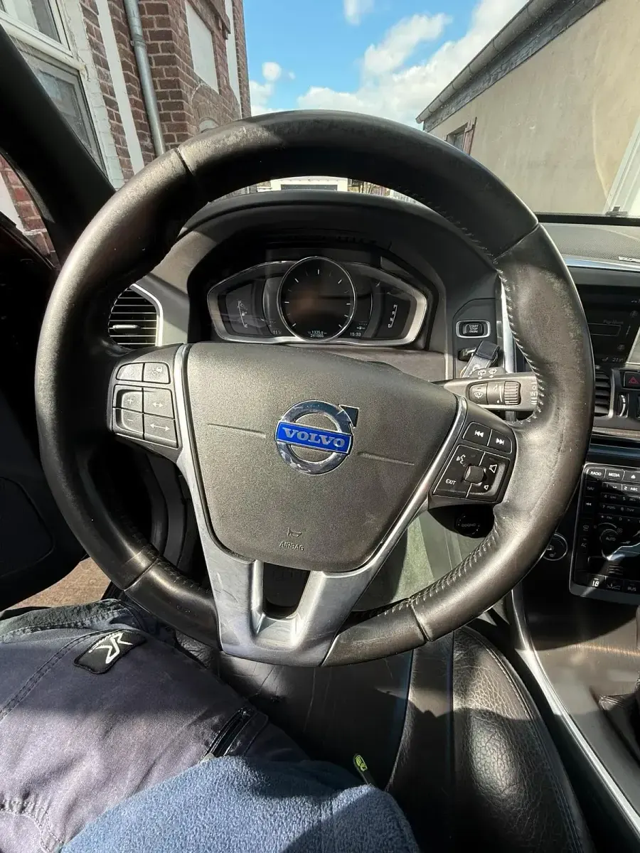 Second-hand Volvo XC60 Summum 220 CP (161 kW) 2013 Maro SUV