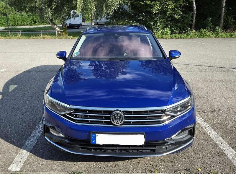 Gebraucht VW Passat Elegance 190 PS (139 kW) 2019 Blau Kombi
