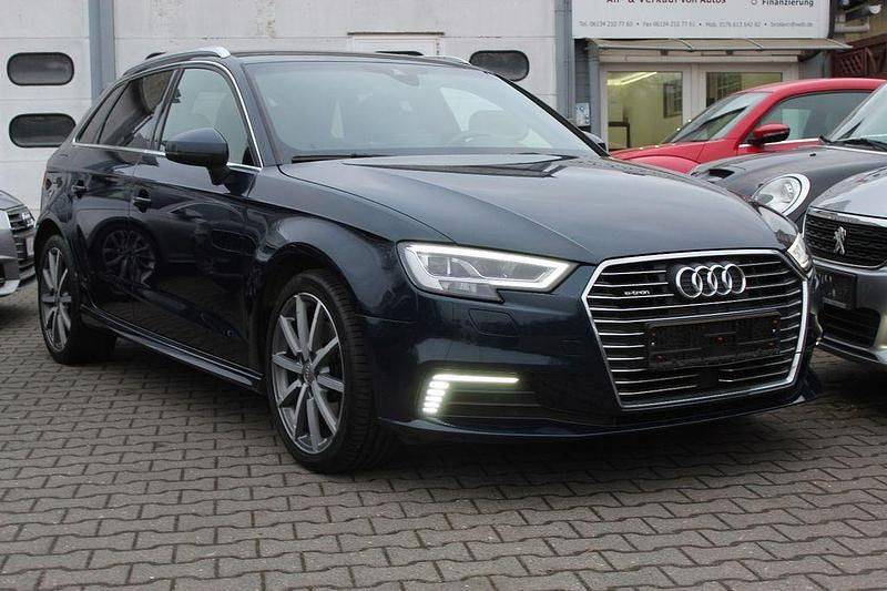 Gebraucht Audi A3 S-Line 204 PS (150 kW) 2020 Blau Limousine