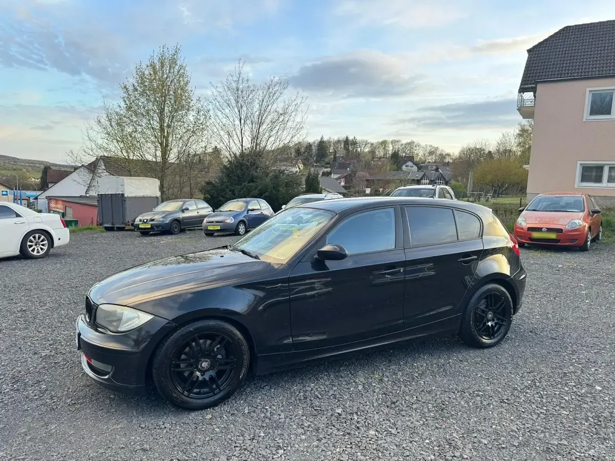 Gebraucht BMW 116 125 PS (91 kW) 2007 Schwarz Kleinwagen